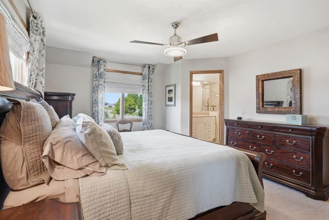 1984 Chickadee Court, Waterloo, IA 50701