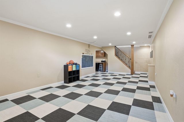 1984 Chickadee Court, Waterloo, IA 50701