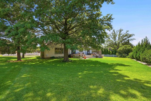 1984 Chickadee Court, Waterloo, IA 50701