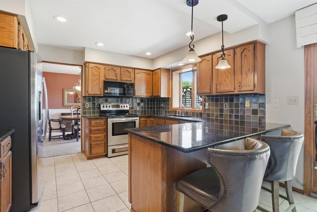 1984 Chickadee Court, Waterloo, IA 50701