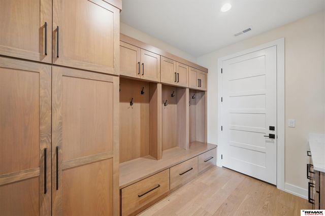 3659 Wilderness Hills Boulevard, Lincoln, NE 68516