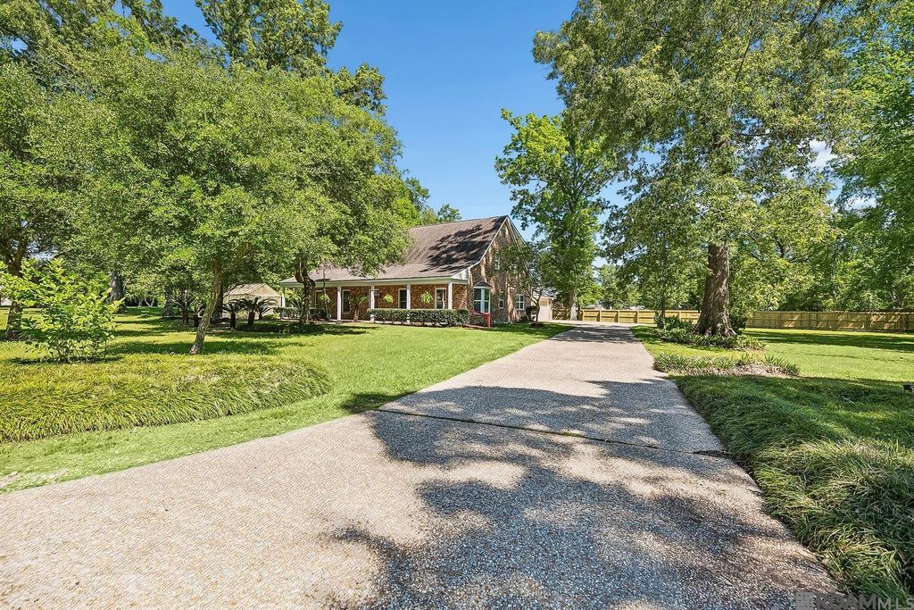 37209 Manchac Ln, Prairieville, LA 70769