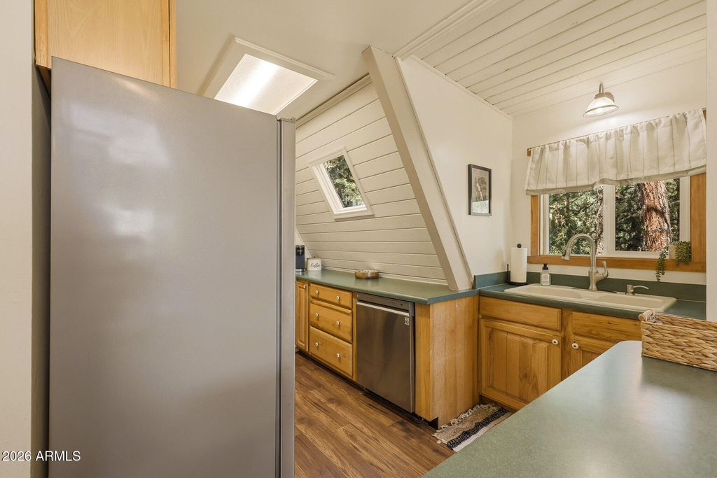Image 5 of property listing at 853 S Allen Drive, Prescott, AZ 86303