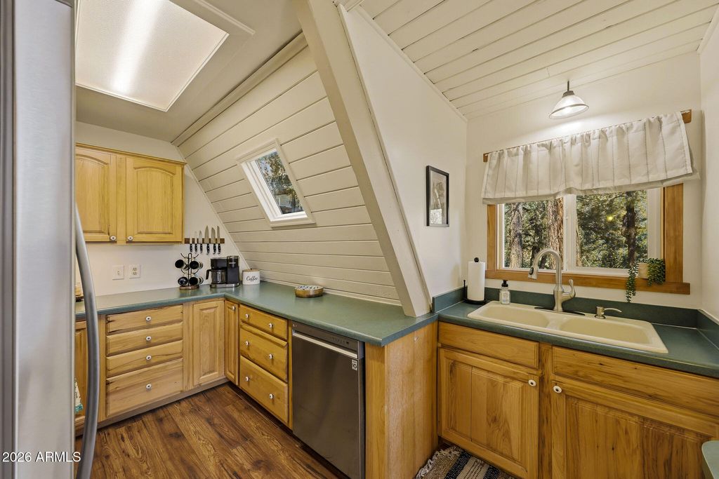 Image 7 of property listing at 853 S Allen Drive, Prescott, AZ 86303