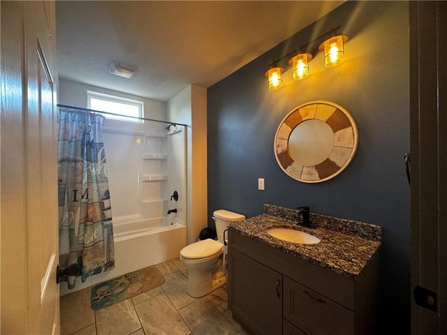 124 W 5th Street, Adrian, MO 64720