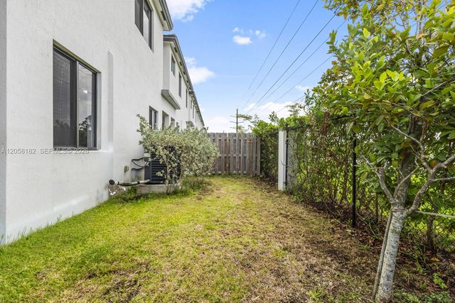 15725 SW 136th Ter, Miami, FL 33196