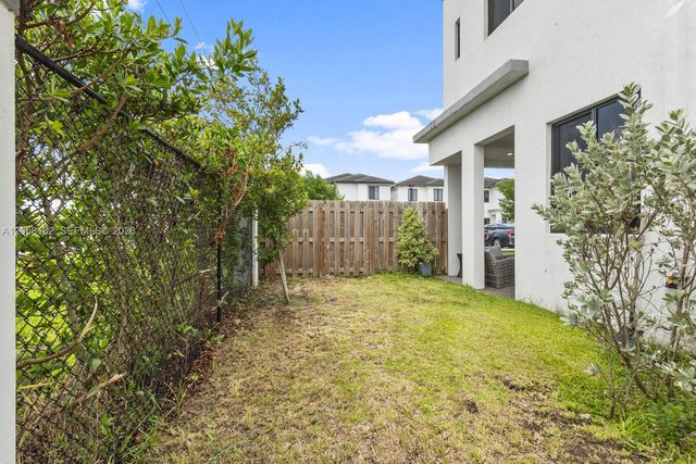 15725 SW 136th Ter, Miami, FL 33196