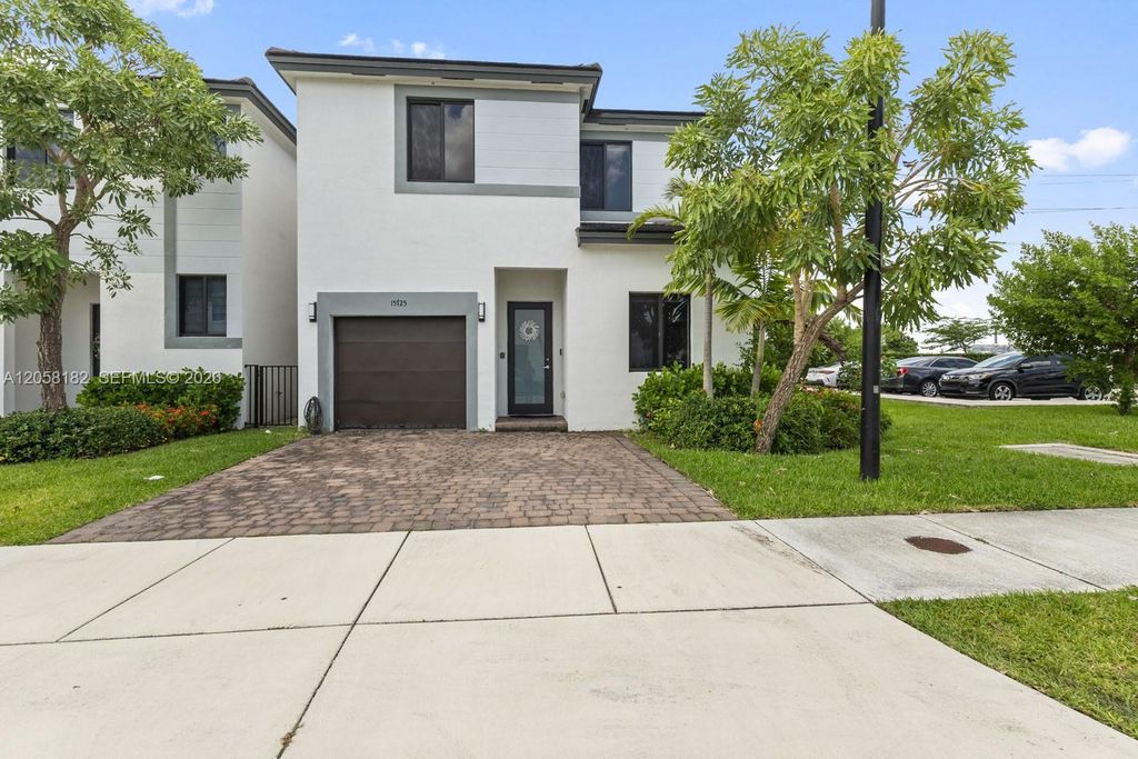 15725 SW 136th Ter, Miami, FL 33196