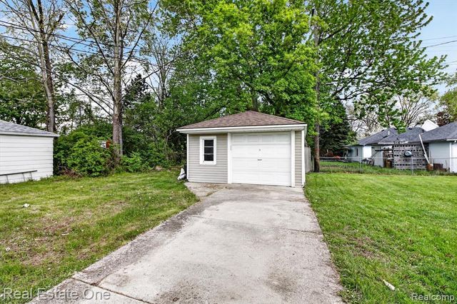 7420 Drexel Street, Dearborn Heights, MI 48127