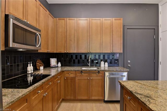 810 W 4th Street 414, Winston-salem, NC 27101