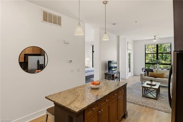 810 W 4th Street 414, Winston-salem, NC 27101