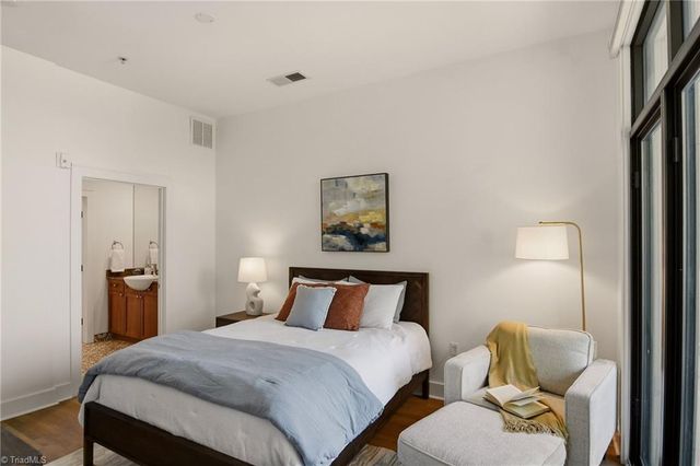 810 W 4th Street 414, Winston-salem, NC 27101