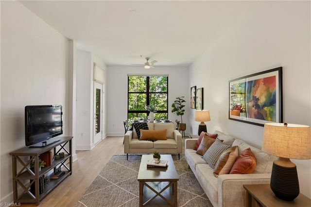 810 W 4th Street 414, Winston-salem, NC 27101
