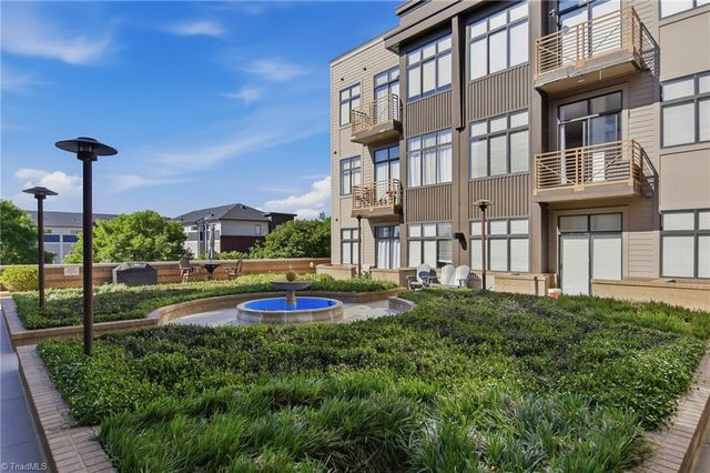 810 W 4th Street 414, Winston-salem, NC 27101