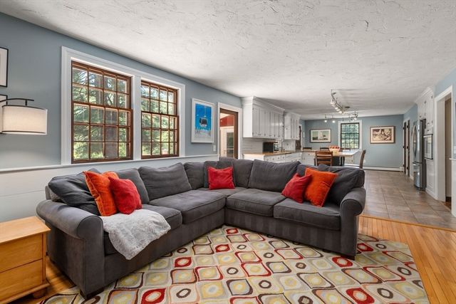 128 Fruit St, Hopkinton, MA 01748