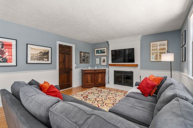 128 Fruit St, Hopkinton, MA 01748