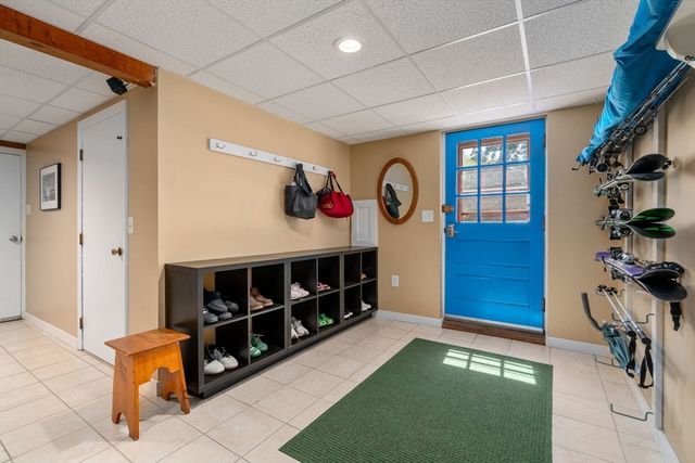 128 Fruit St, Hopkinton, MA 01748