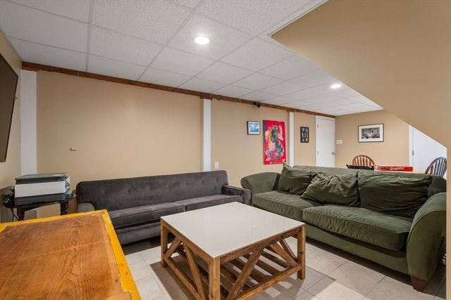 128 Fruit St, Hopkinton, MA 01748