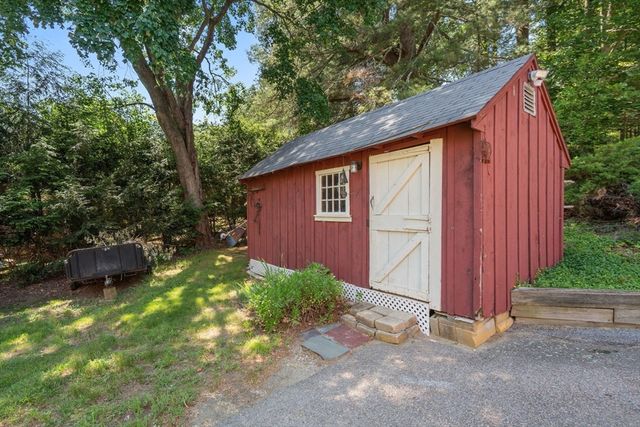 128 Fruit St, Hopkinton, MA 01748
