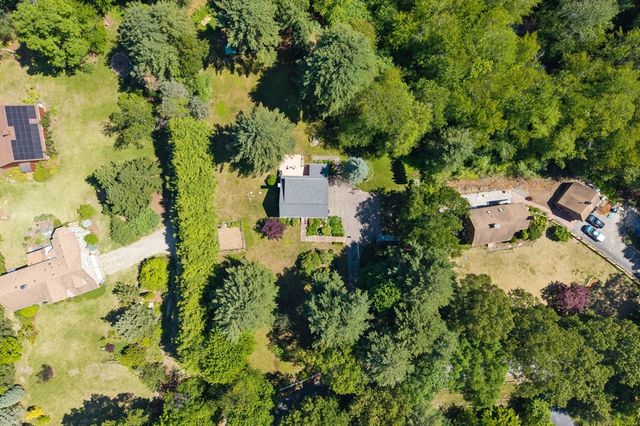128 Fruit St, Hopkinton, MA 01748