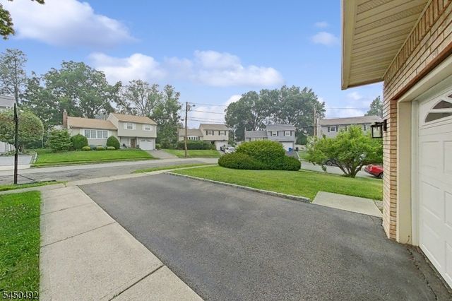 56 Eaton Pl, Bloomfield Twp., NJ 07003