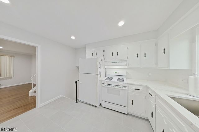 56 Eaton Pl, Bloomfield Twp., NJ 07003