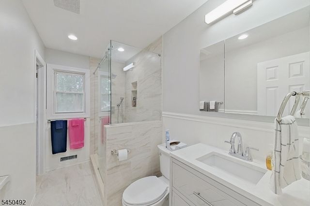 56 Eaton Pl, Bloomfield Twp., NJ 07003