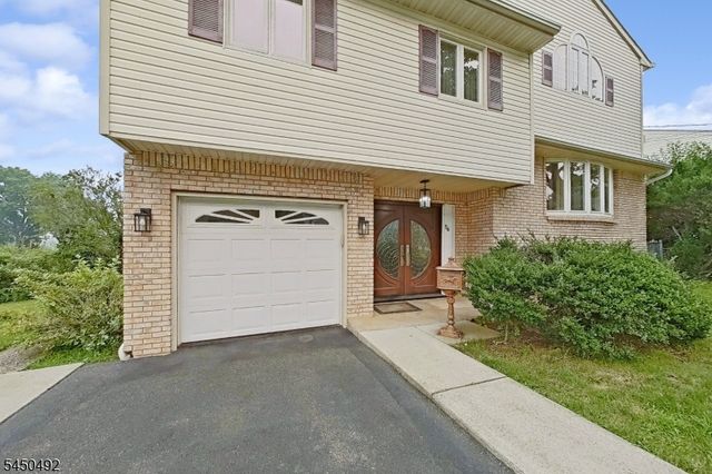 56 Eaton Pl, Bloomfield Twp., NJ 07003