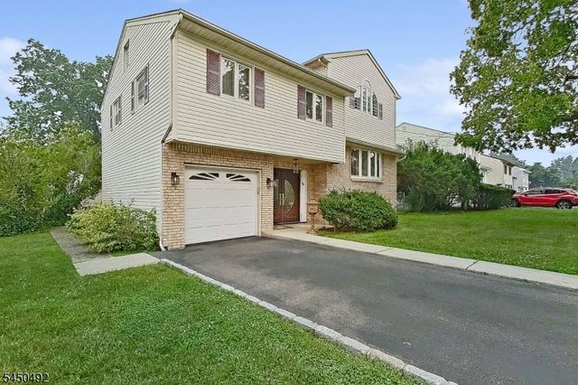 56 Eaton Pl, Bloomfield Twp., NJ 07003