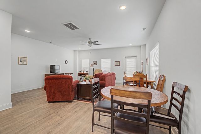 923 SE Broad St Apt A5, Murfreesboro, TN 37130