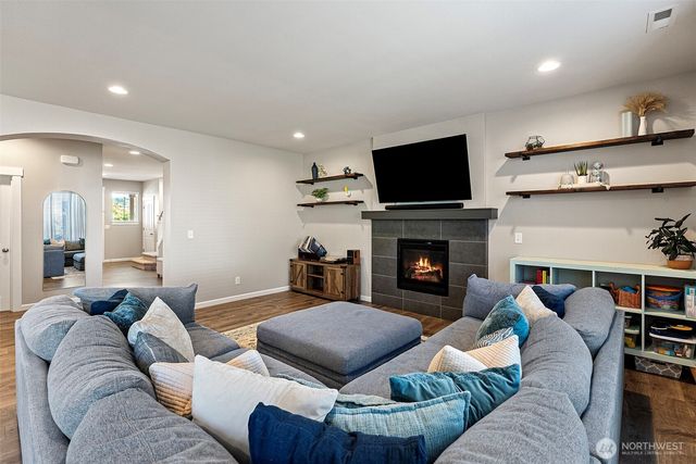 3013 13th Avenue Ct NW, Puyallup, WA 98371
