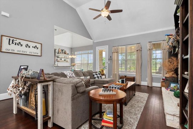 231 N Waterstone Drive, Montgomery, TX 77356