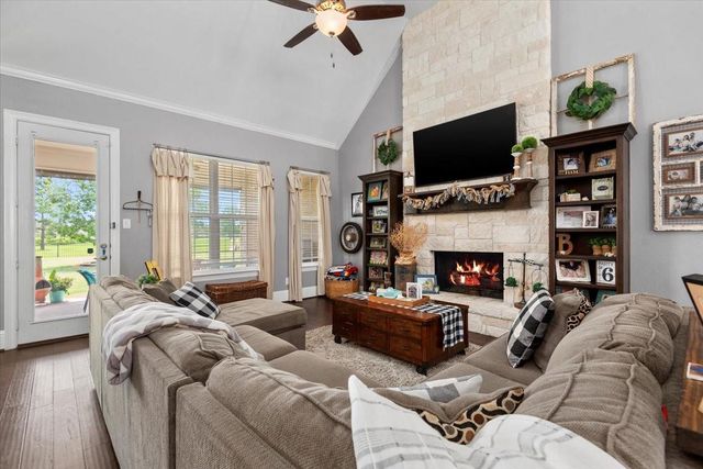 231 N Waterstone Drive, Montgomery, TX 77356