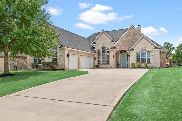 231 N Waterstone Drive, Montgomery, TX 77356