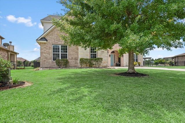 231 N Waterstone Drive, Montgomery, TX 77356