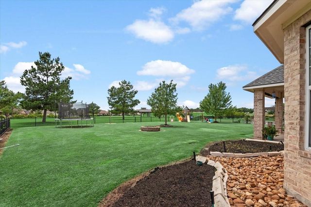 231 N Waterstone Drive, Montgomery, TX 77356