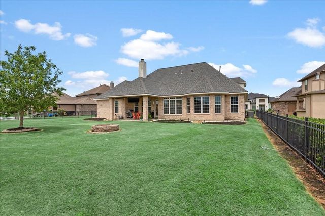 231 N Waterstone Drive, Montgomery, TX 77356