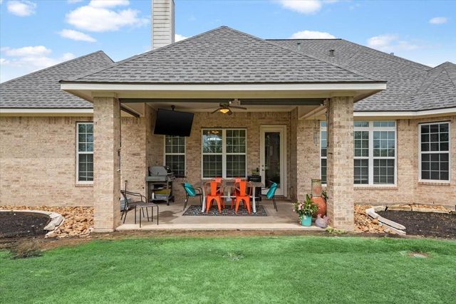 231 N Waterstone Drive, Montgomery, TX 77356
