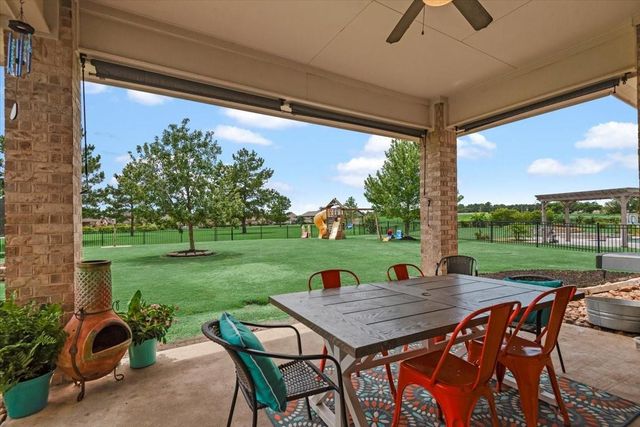 231 N Waterstone Drive, Montgomery, TX 77356