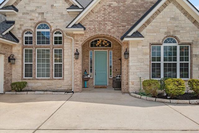 231 N Waterstone Drive, Montgomery, TX 77356
