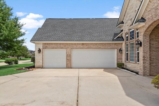 231 N Waterstone Drive, Montgomery, TX 77356