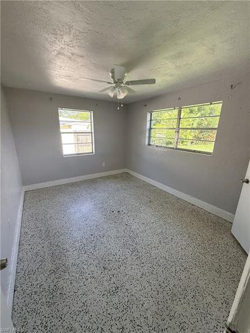 3955 Seminole AVE, Fort Myers, FL 33916