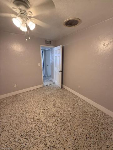 3955 Seminole AVE, Fort Myers, FL 33916