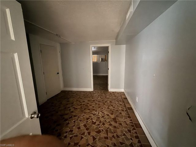 3955 Seminole AVE, Fort Myers, FL 33916