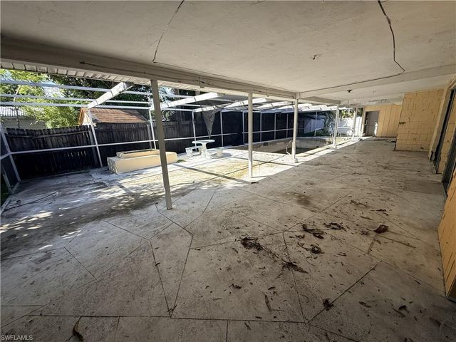 3955 Seminole AVE, Fort Myers, FL 33916