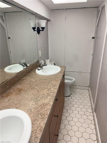 3955 Seminole AVE, Fort Myers, FL 33916