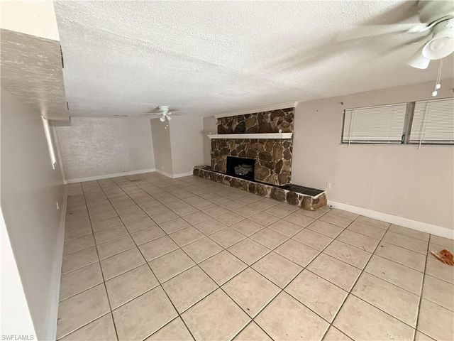 3955 Seminole AVE, Fort Myers, FL 33916