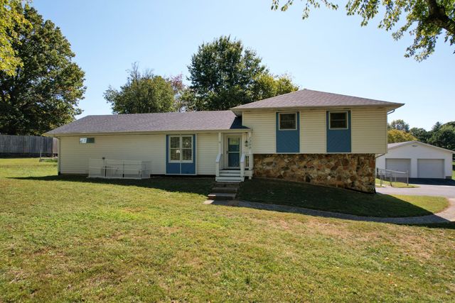 1300 E Bain Street, Ozark, MO 65721