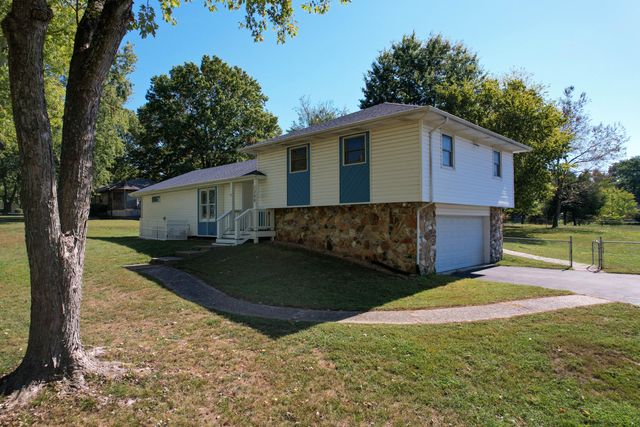 1300 E Bain Street, Ozark, MO 65721
