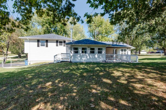 1300 E Bain Street, Ozark, MO 65721
